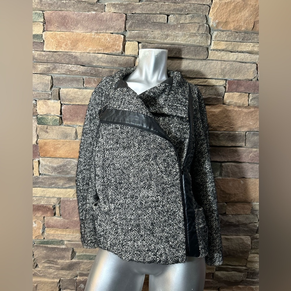 Diane Von Furstenberg  Cropped Tweed Jacket/ coat Sz 10